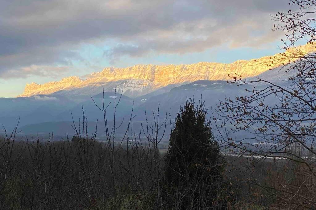 Au Calme Avec Vue Magnifique A Saint Maximin Lägenhet Exteriör bild